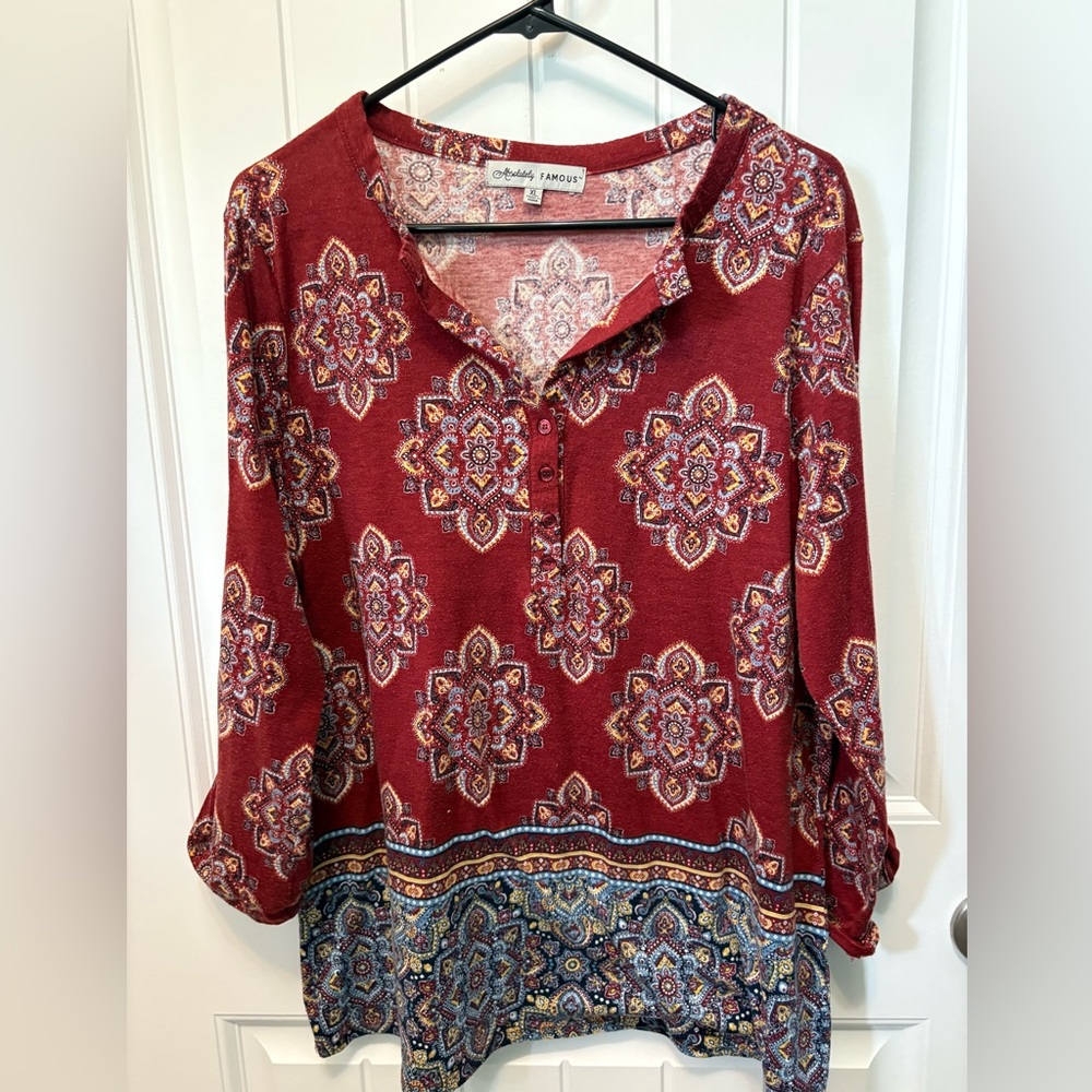 Absolutely Famous Women's Red Paisley Top. Size XL. Split 4 button V-neck.